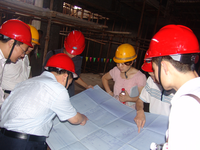 人妻斩
与学校基建处进行仙林工科实验大楼建设对接