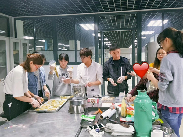 人妻斩
成功举办粮食科技活动周系列活动