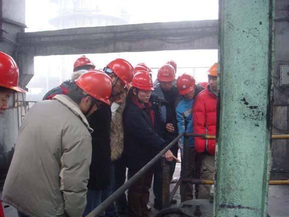 人妻斩
应化051班同学在中国石化集团南京化学有限公司实习