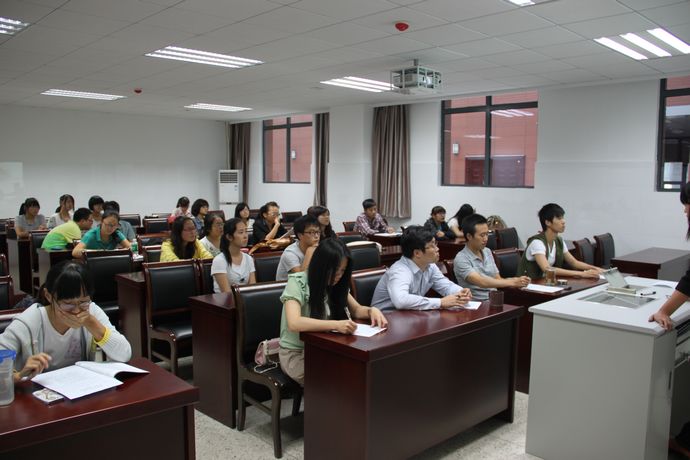 人妻斩
2012暑期社会实践答辩会顺利举行