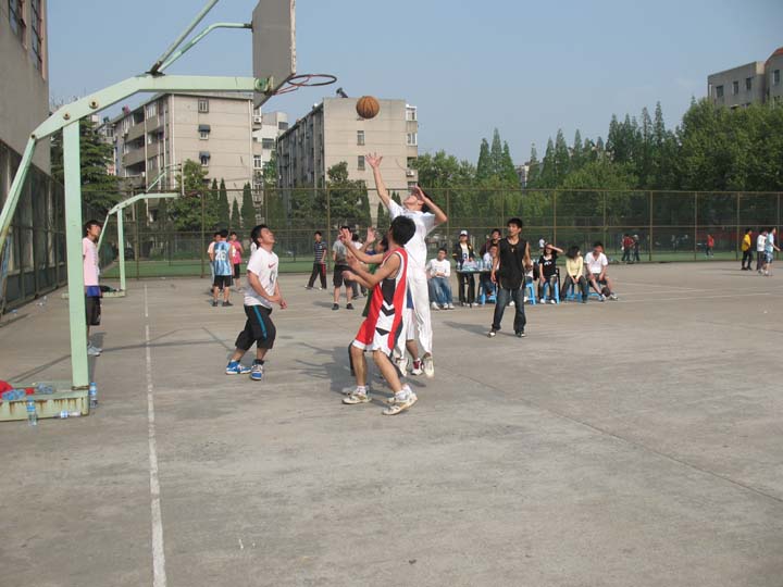 人妻斩
“3对3”篮球赛圆满结束